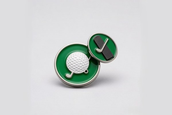 Magnetic golf coin